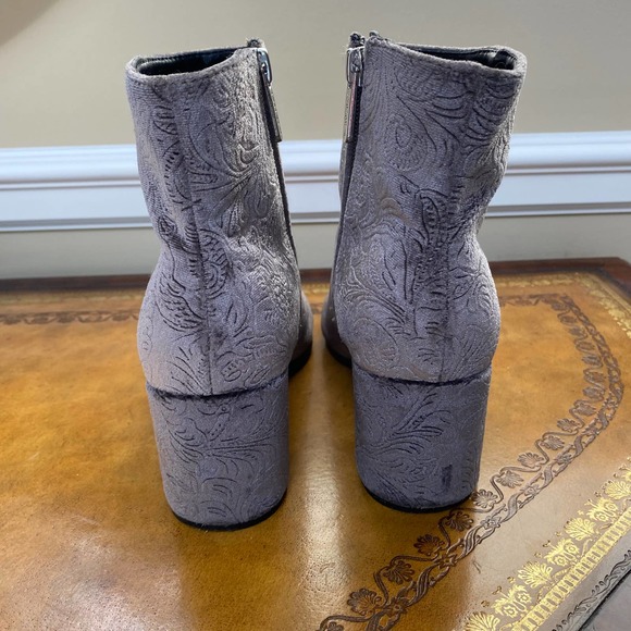 Indigo Rd Gray Silver Crusona Velvet Paisley Boot - Picture 5 of 8